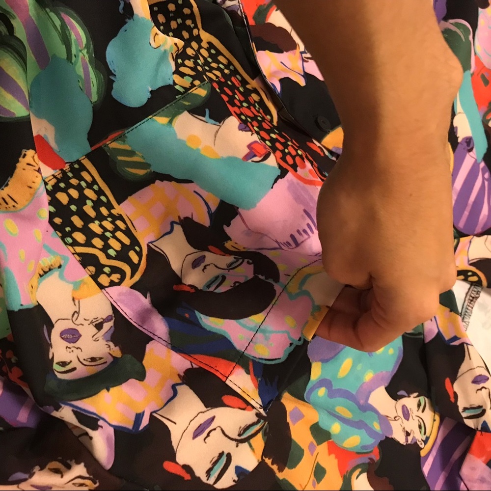 3/$10 🥳 Long sleeve button up crop top patterned L - Picture 5 of 12